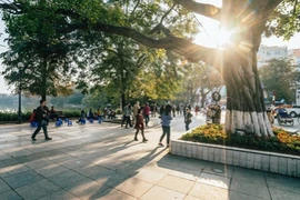 Dự báo thời tiết cuối tuần: Bắc - Trung Bộ ngày nắng, Nam Bộ có mưa