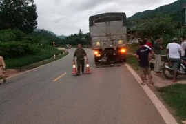 Sơn La: Xe máy tông đuôi xe tải, 1 người tử vong