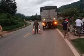 Sơn La: Xe máy tông đuôi xe tải, 1 người tử vong