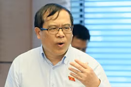 ĐBQH đề xuất thu “phí chia tay” khi xuất cảnh: “Chỉ bằng bữa ăn sáng!“