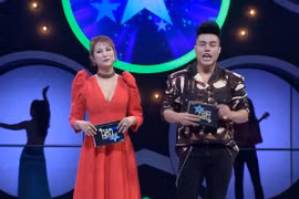 Phi Thanh Vân lần đầu làm MC đã gây phản cảm vì hành động này 