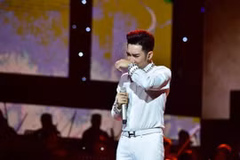 Cháy Cung Việt Xô, Quang Hà bật khóc huỷ liveshow