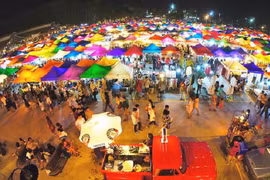 “Vui quên lối về” tại những con phố đi bộ rực rỡ sắc màu dịp Tết 