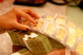 Mở sàn vàng giảm thiểu việc nắm giữ vàng vật chất của người dân