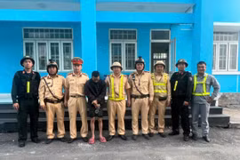 TPHCM: Hàng chục cảnh sát bắt đối tượng trốn trại trên cao tốc