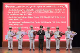 Đại tá công an đọc thơ khi nhận quyết định nghỉ hưu trước tuổi