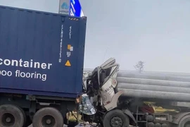 Tai nạn liên hoàn trên QL5 qua Hải Dương, tài xế tử vong trong cabin