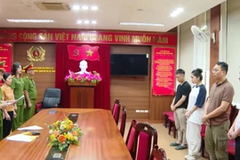 Khởi tố Hằng Du Mục, Quang Linh Vlogs: Đã bán 135.325 hộp kẹo rau củ Kera 