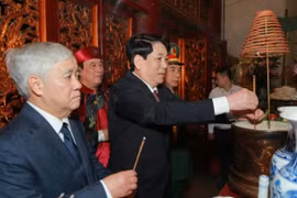 Chủ tịch nước Lương Cường dâng hương tưởng niệm các Vua Hùng