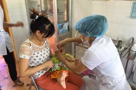 Vacxin bại liệt mới chính thức được sử dụng tại Việt Nam
