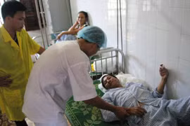 Gặp người sống sót trong vụ sập cổng trường học