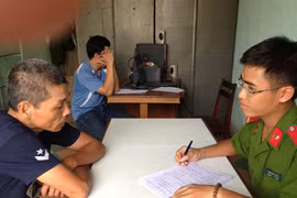 Cảnh sát nổ súng, hốt trọn ổ cờ bạc