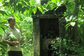 Ngôi làng trắng khăn tang vì Cổ miếu nổi giận?