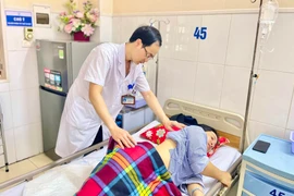 Chữa nhiều nơi nhưng liệt mới phát hiện u tủy, phát hiện sớm cách nào?