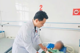 Rối loạn lo âu, mất ngủ, bệnh nhân tự dùng dao đâm thấu bụng nguy cấp