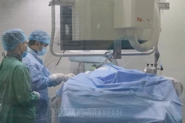 Cứu người bệnh tắc động mạch chậu thoát khỏi nguy cơ cắt cụt chi