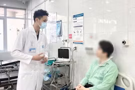 Cứu sống thanh niên bị dao đâm sốc mất máu do vết thương thấu bụng