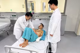 Vỡ đại tràng, đa chấn thương do nổ bình gas 