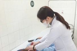 Châm cứu phục hồi thần kinh cho người bệnh sau tai biến mạch máu não