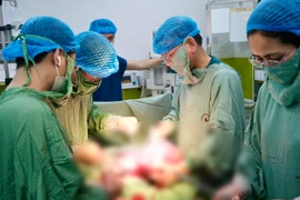 Hành trình kỳ diệu mẹ 54 tuổi đón con đầu lòng