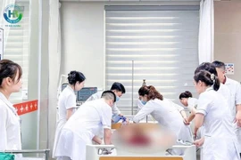 Cứu bệnh nhi đuối nước, không có người thân đi cùng