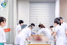 Cứu bệnh nhi đuối nước, không có người thân đi cùng