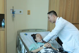 Điều trị đích cứu sống bệnh nhân ung thư phổi suy hô hấp nguy kịch