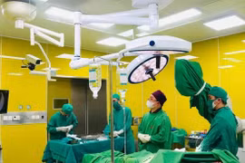 Phản xạ chống tay dẫn đến tổn thương nghiêm trọng bàn tay