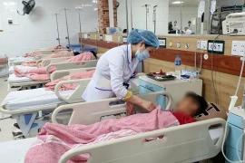 Tích cực cấp cứu cho 32 bệnh nhi ngộ độc thuốc diệt chuột