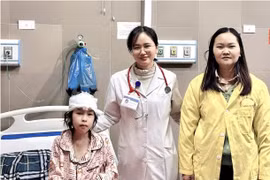 Sự hồi sinh kỳ diệu của cô bé 10 tuổi bị suy tim, teo cơ tủy... 