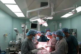 Báo động liên viện cứu sống người bệnh vỡ lách, gãy xương sườn, cột sống