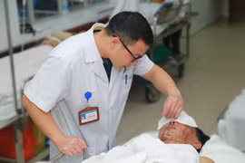 9 ngày Tết 33 ca tai nạn pháo nổ nhập bệnh viện Việt Đức