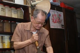 Bài thuốc Đông y chữa ho kéo dài lâu khỏi