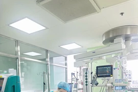 Nổ bình khí Hydro khi bơm bóng bay, người đàn ông phải cắt cụt chi