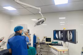 Hy hữu: Que tránh thai đi lạc vào cơ cánh tay có thể gây liệt