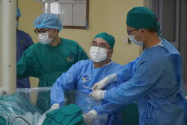 Thoát tiểu rắt 8 năm nhờ bóc nhân tuyến tiền liệt bằng laser