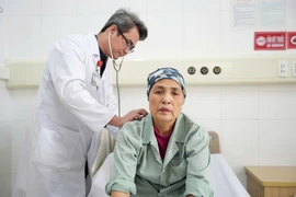 Điều trị đa mô thức phục hồi ung thư phổi di căn não, xương