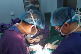 Nội soi vét hạch ung thư dương vật tránh biến chứng