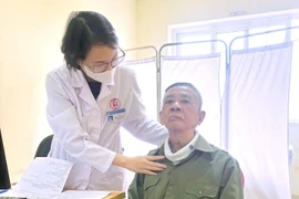 Sức mạnh niềm tin giúp người đàn ông 70 tuổi “vượt” ung thư gốc lưỡi