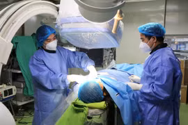 Cấy máy tạo nhịp 3 buồng cứu bệnh nhân suy tim