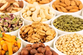 "Bon mồm” ăn 5 loại hạt này, Tết xong lại tăng cân vùn vụt