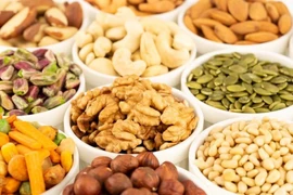 "Bon mồm” ăn 5 loại hạt này, Tết xong lại tăng cân vùn vụt