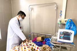  Vỡ đại tràng do thụt tháo tại nhà