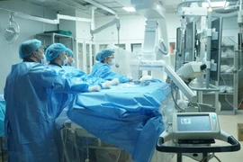 Nút mạch điều trị ung thư gan bằng ống thông không dây