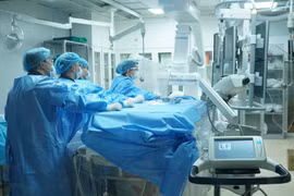 Nút mạch điều trị ung thư gan bằng ống thông không dây