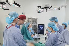 Tiêm filler nâng ngực ở cơ sở chui, cô gái 19 tuổi trẻ nguy kịch