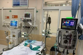 Bị bệnh chưa đầy 24 giờ, bé 14 tháng nguy kịch do mắc tay chân miệng 