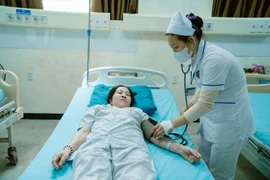 Hiếp gặp: Cứu sống bệnh nhân tắc toàn bộ động mạch chủ bụng và thận