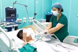 Sốt và đau đầu, thanh niên 22 tuổi nguy kịch do viêm não mô cầu