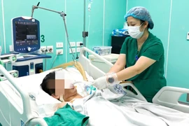 Sốt và đau đầu, thanh niên 22 tuổi nguy kịch do viêm não mô cầu